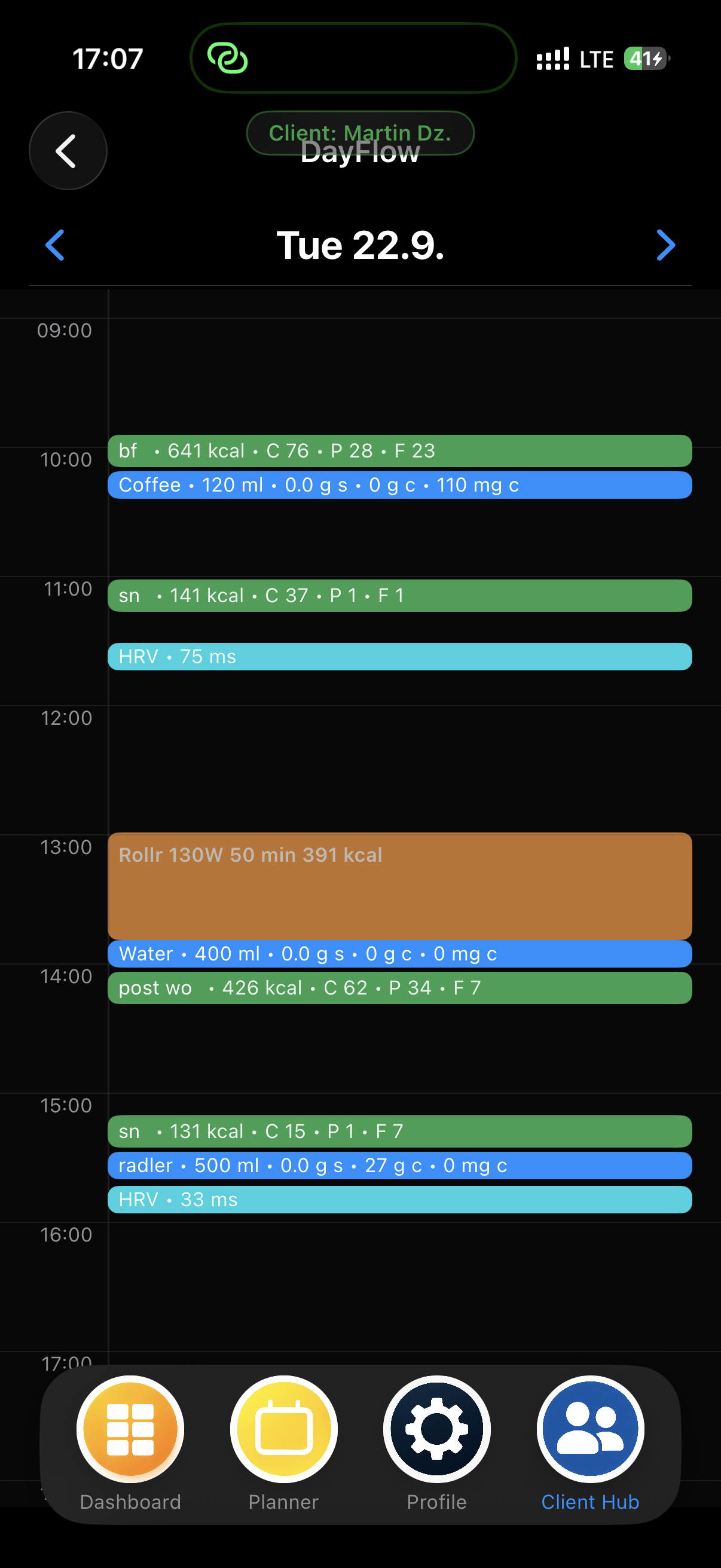 MEtrcs Client Hub showing an athlete DayFlow with training, recovery, nutrition and hydration data
